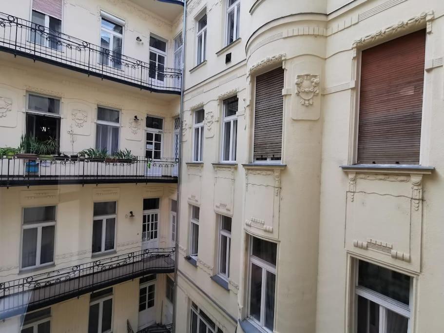 Luxury Apartment Near Astoria With Ac Budapesta Exterior foto