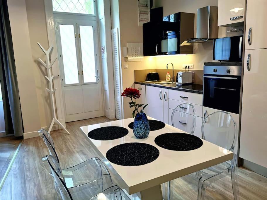 Luxury Apartment Near Astoria With Ac Budapesta Exterior foto