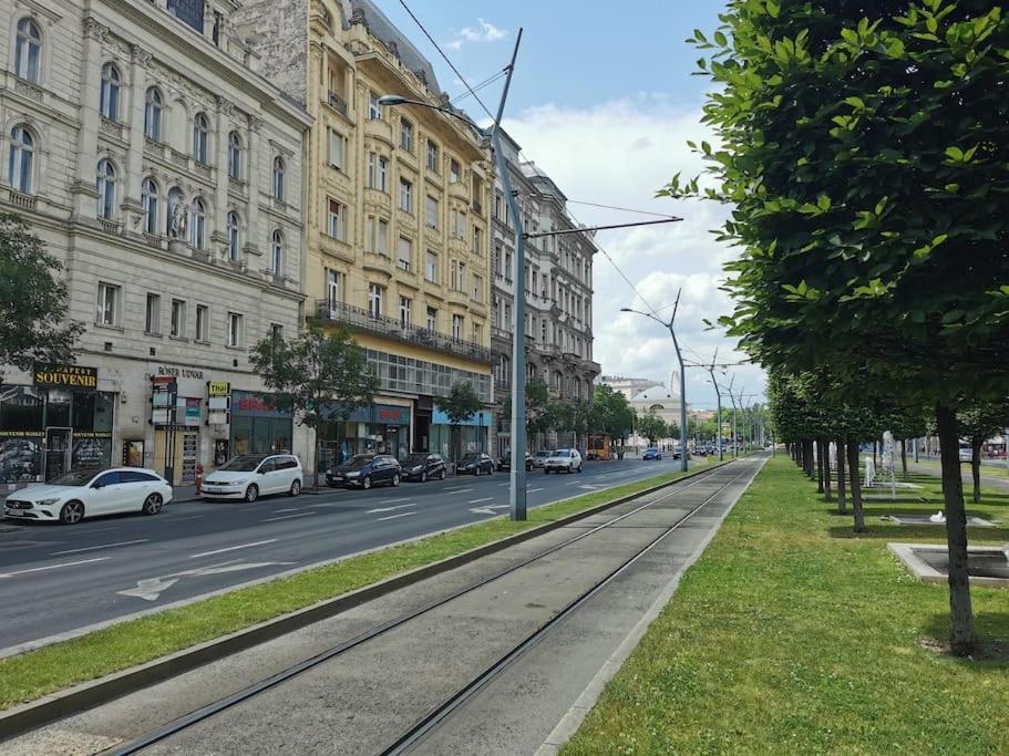 Luxury Apartment Near Astoria With Ac Budapesta Exterior foto